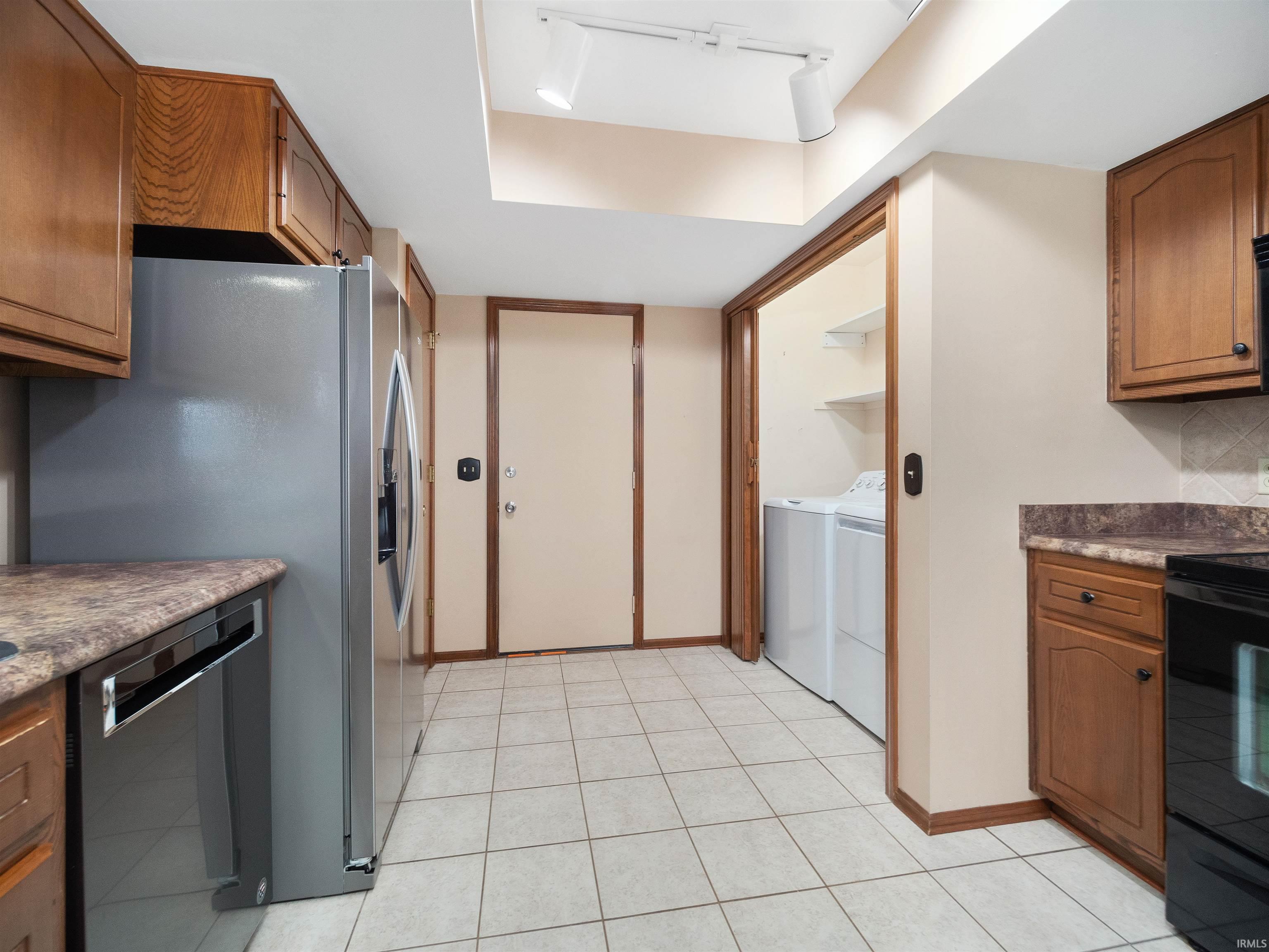 911 Mill Pointe Fort Wayne, IN 46845 - Photo 14 of 35