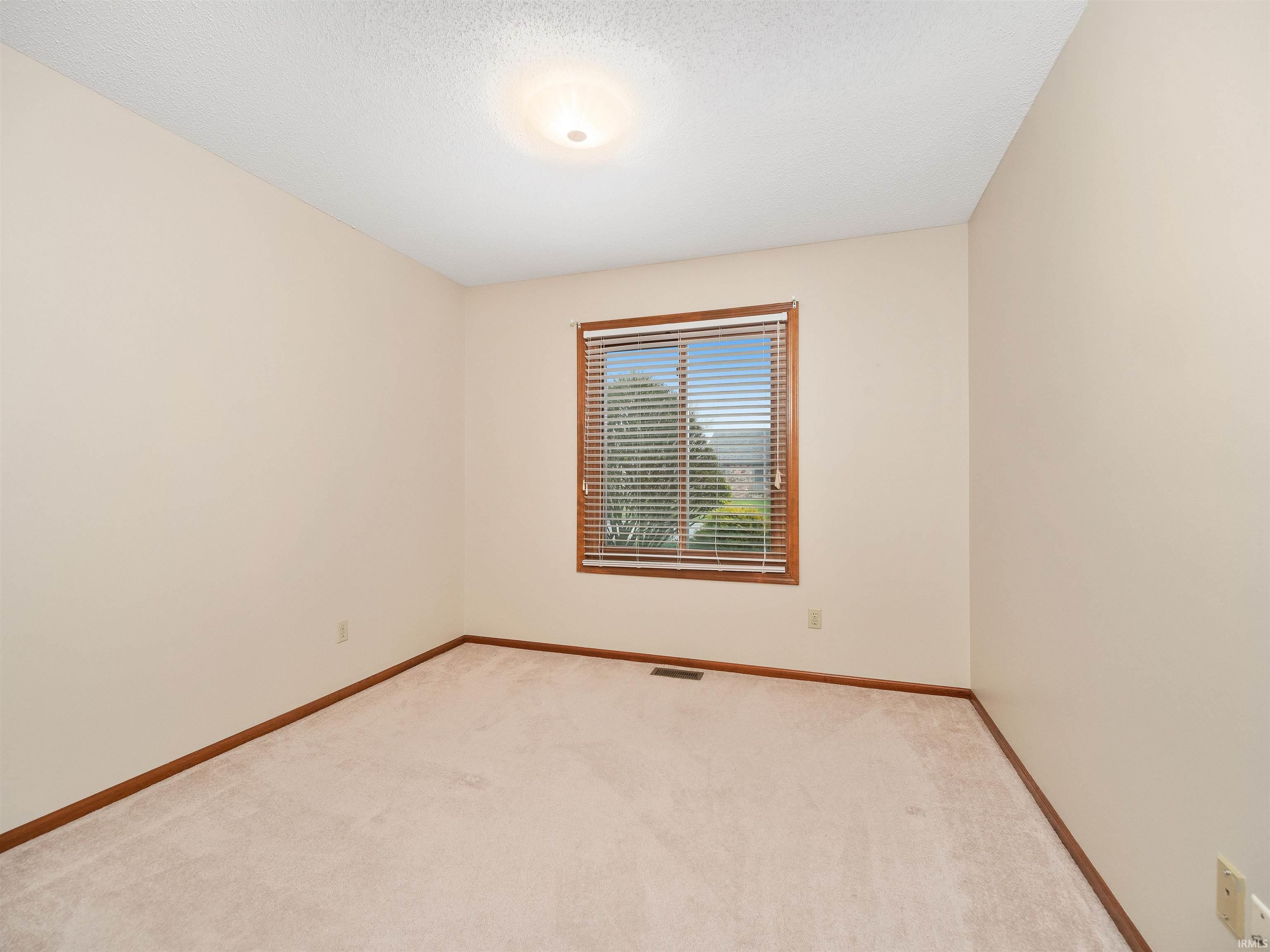 911 Mill Pointe Fort Wayne, IN 46845 - Photo 22 of 35