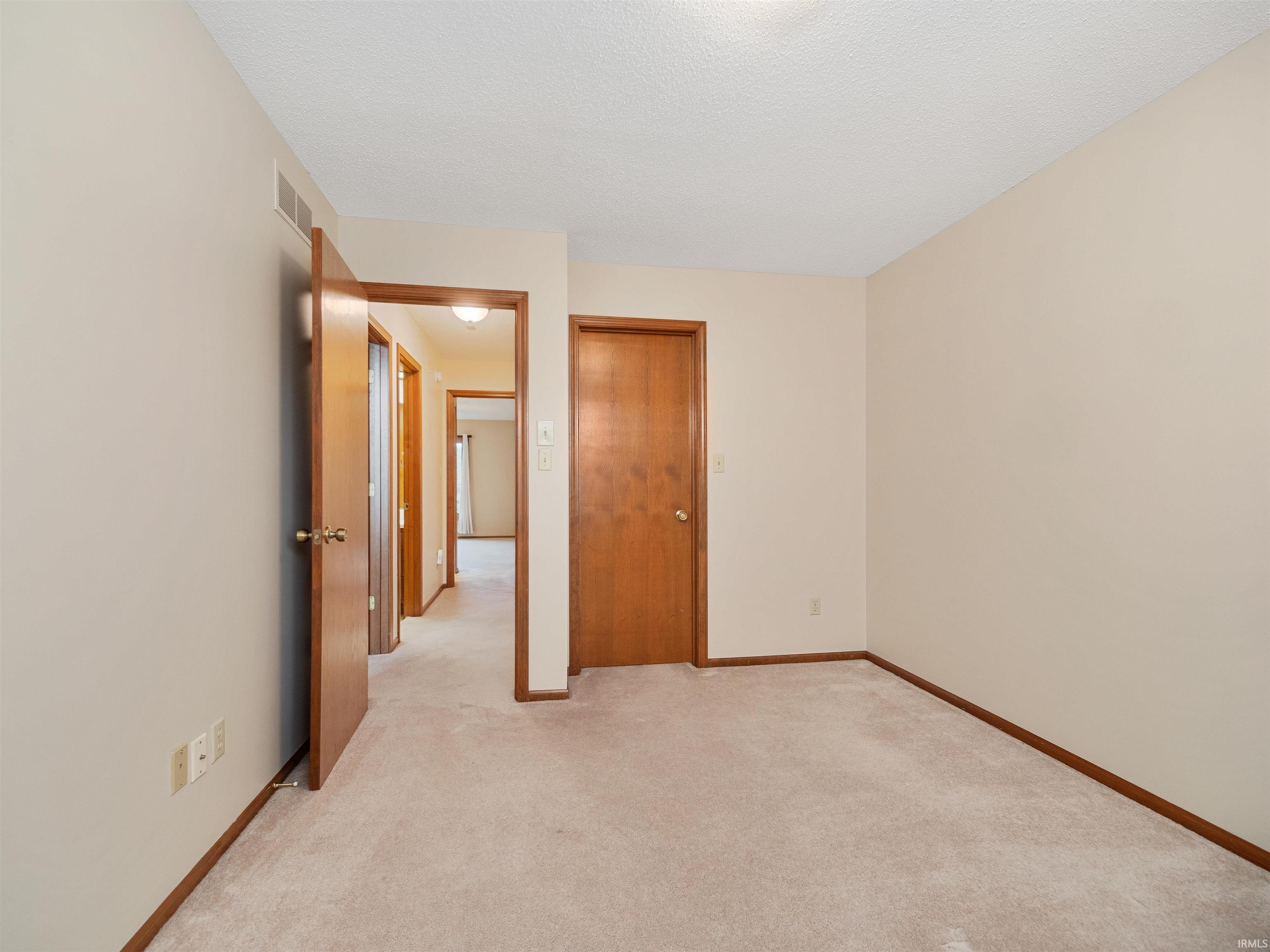911 Mill Pointe Fort Wayne, IN 46845 - Photo 23 of 35