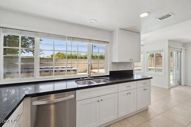 $989,900 | 861 Dara Street, Camarillo, CA 93010