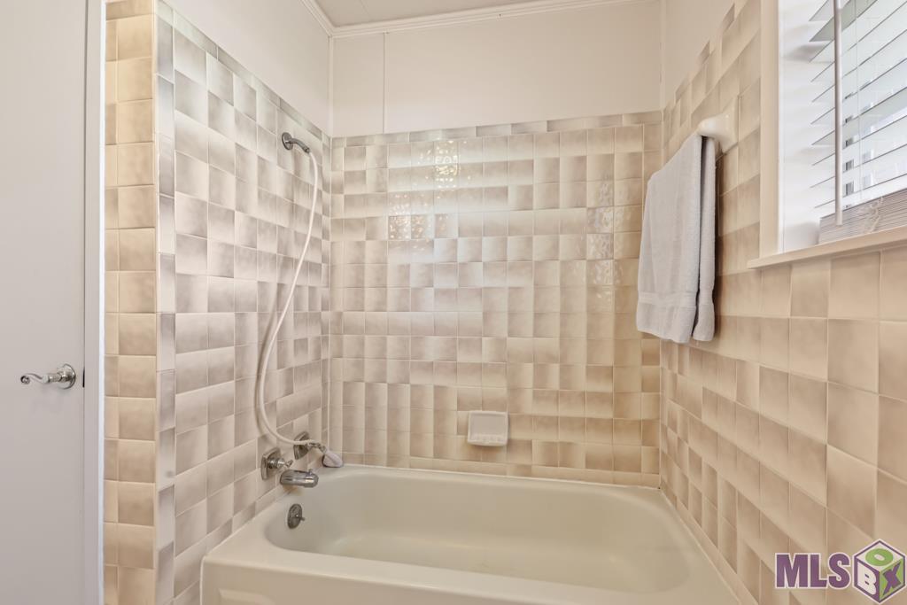12142 Roddy Road Gonzales, LA 70737 - Photo 13 of 28 Gallery Image 13
