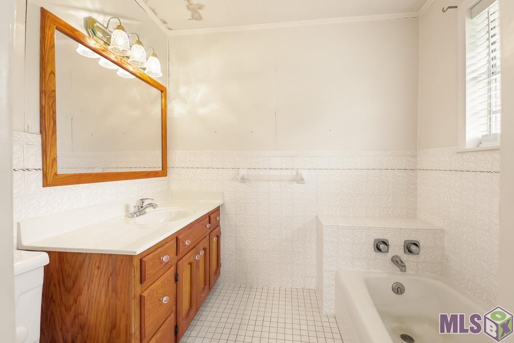 12142 Roddy Road Gonzales, LA 70737 - Photo 15 of 28 Gallery Image 15