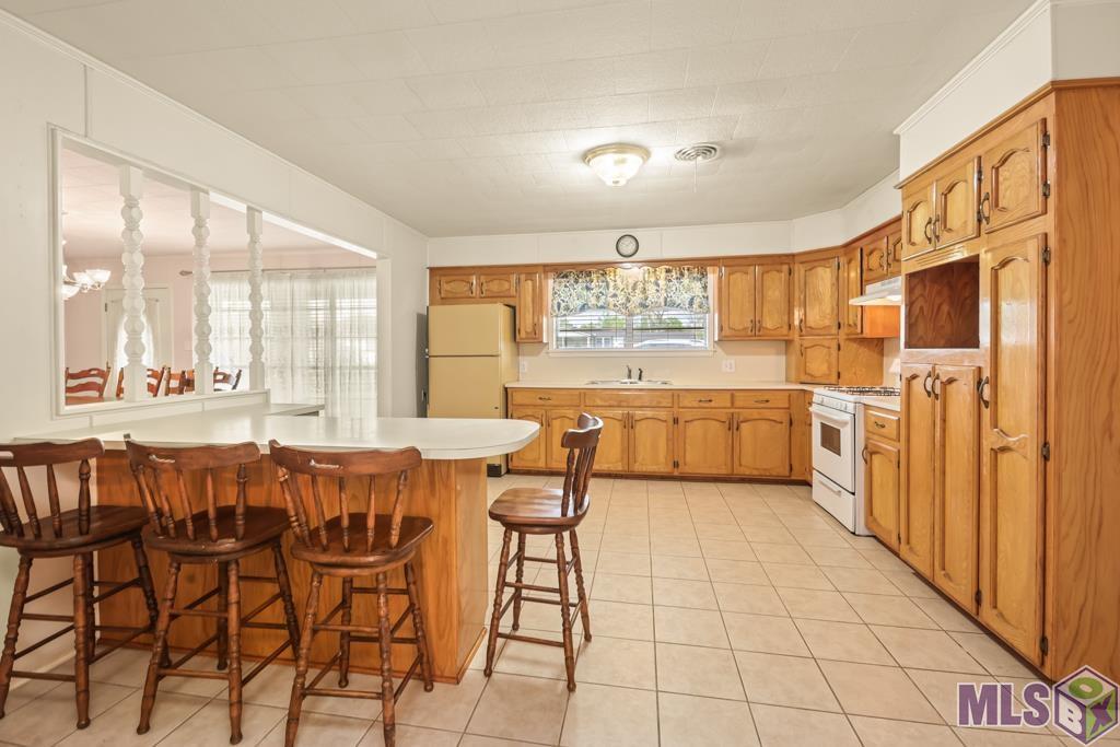 12142 Roddy Road Gonzales, LA 70737 - Photo 3 of 28 Gallery Image 3