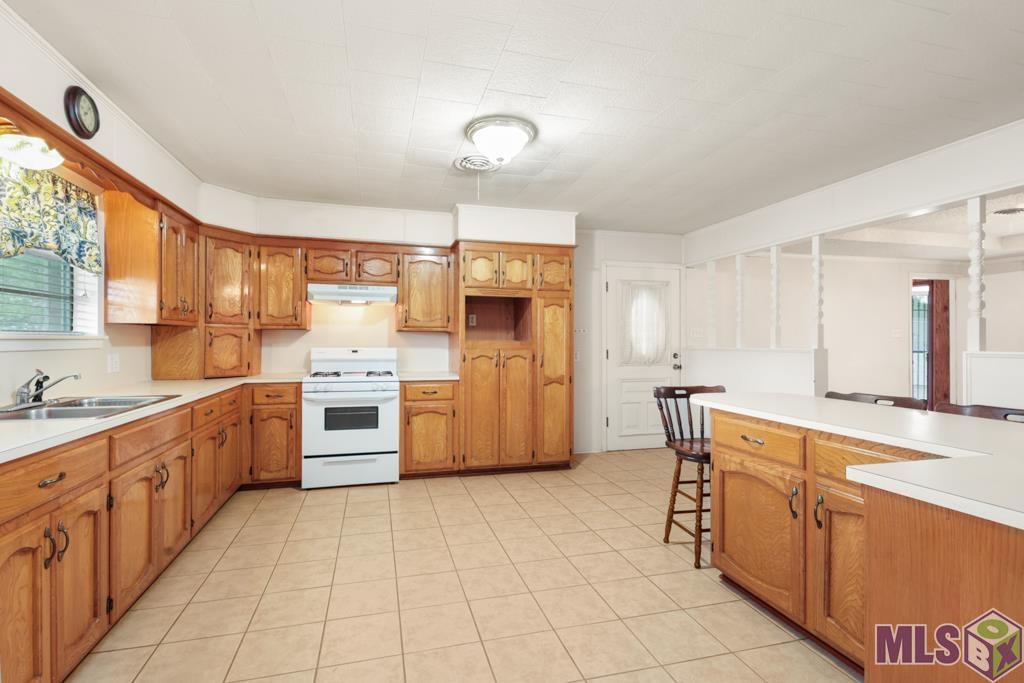 12142 Roddy Road Gonzales, LA 70737 - Photo 4 of 28 Gallery Image 4