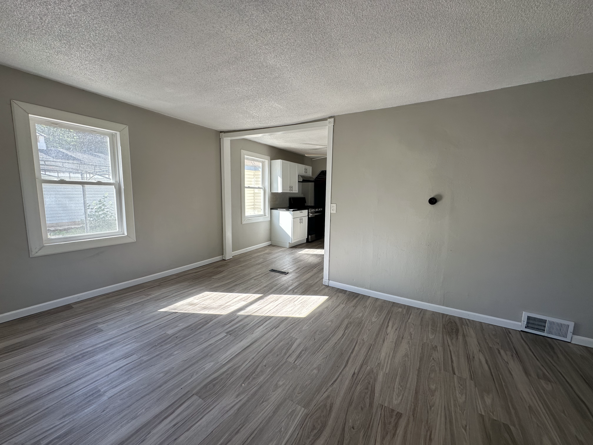 4635 Xenia Avenue North Crystal, MN 55422 - Photo 11 of 14 Gallery Image 11