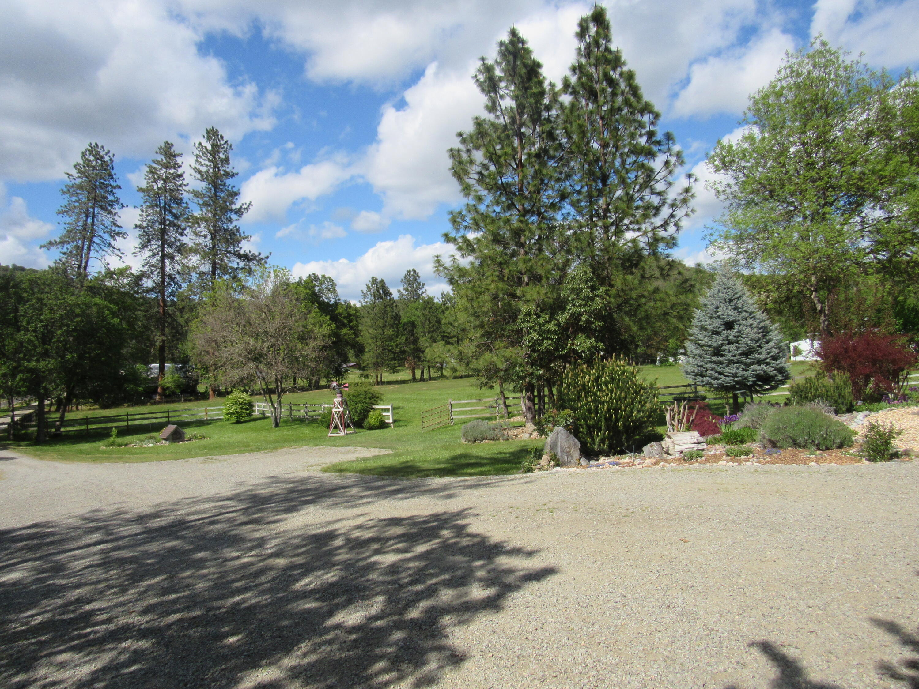 7065 Old Stage Road Central Point, OR 97502 - Photo 22 of 35 view from the patio
