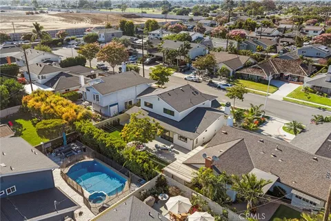 $2,599,000 | 9072 Niguel Circle, Huntington Beach, CA 92646