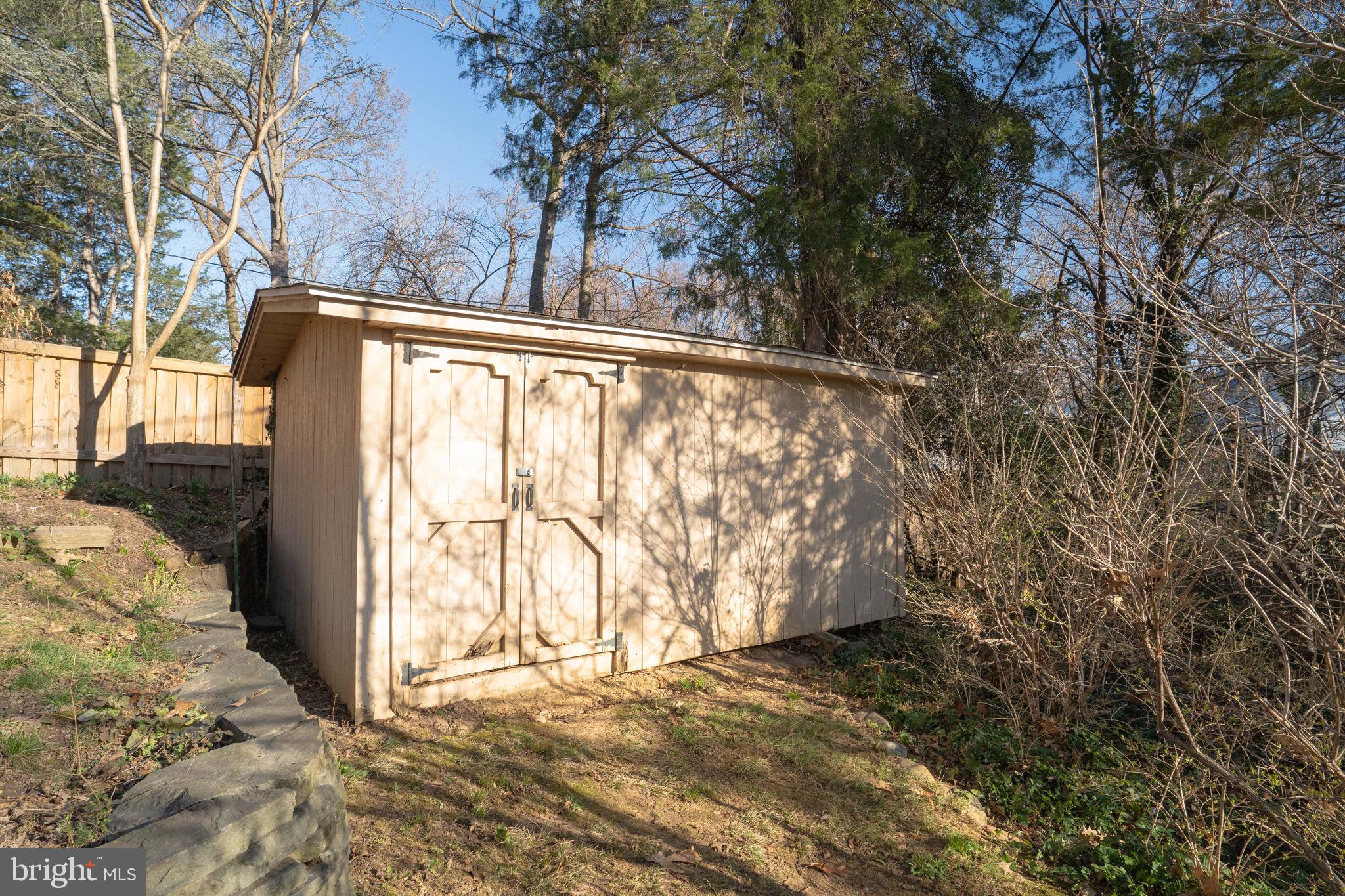406 West Braddock Road Alexandria, VA 22302 - Photo 46 of 56 a view of outdoor space and yard
