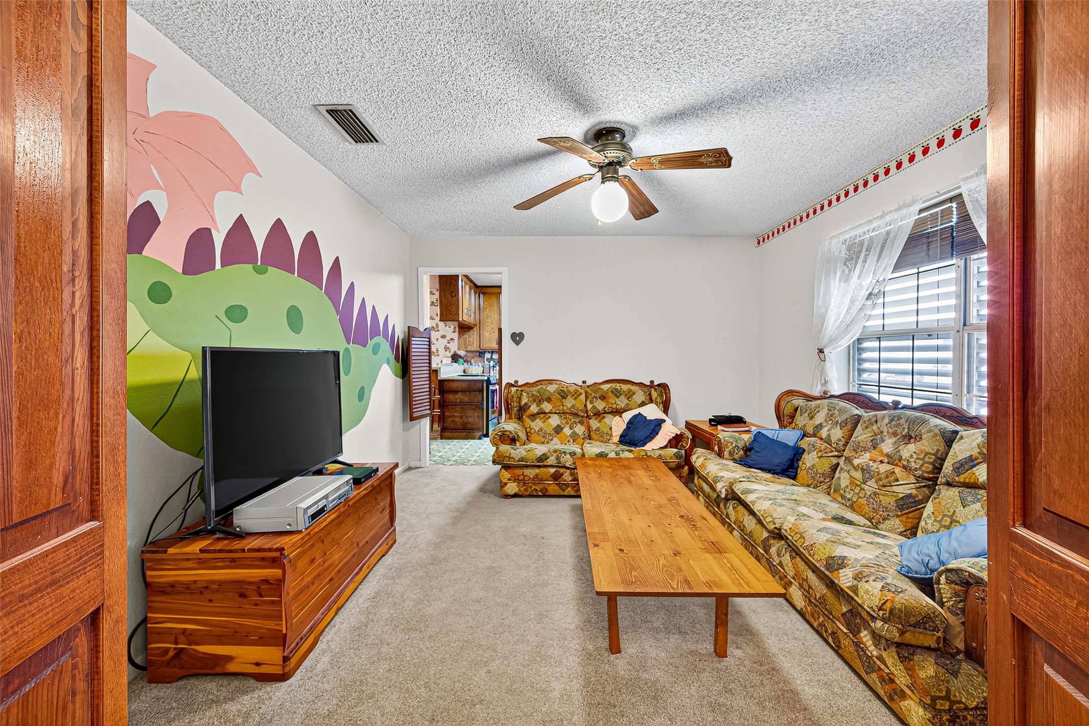 12021 7th 1/2 Street Santa Fe, TX 77510 - Photo 30 of 49 Pete's Dragon Room