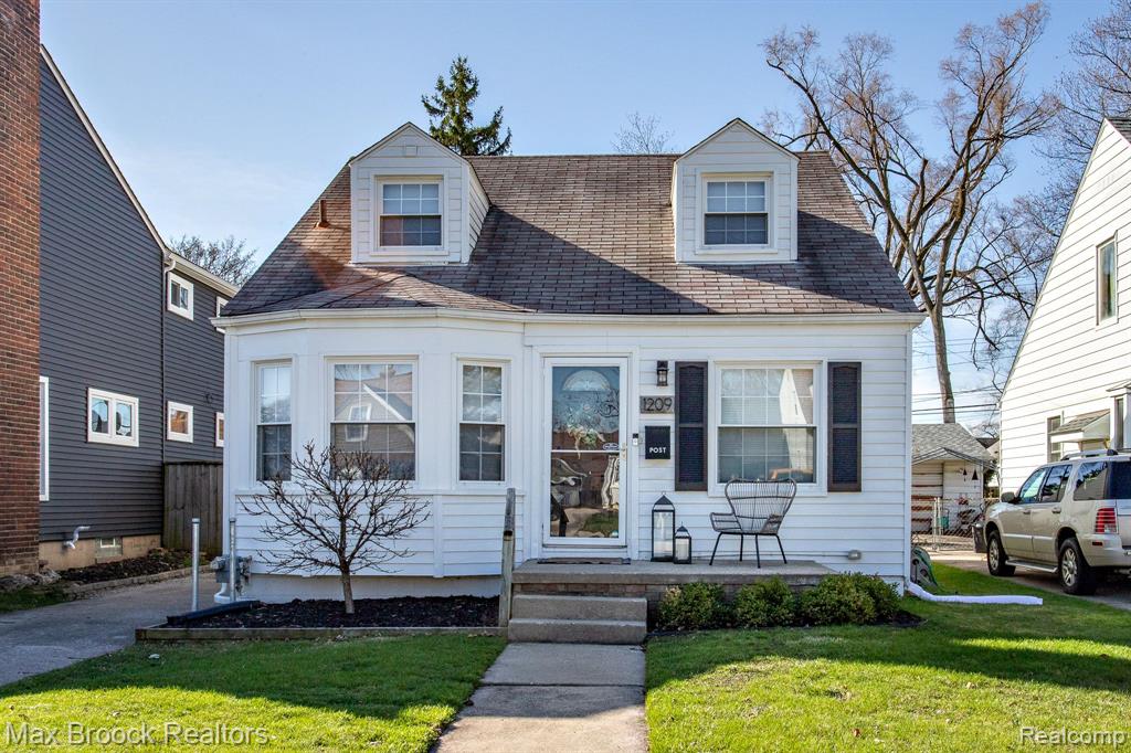 1209 Harvard Road Berkley, MI 48072 - Photo 1 of 48