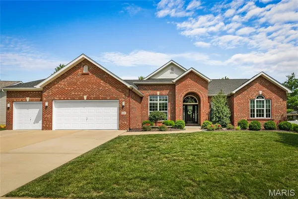 $450,000 | 3037 Roan Hill Drive, Belleville, IL 62221