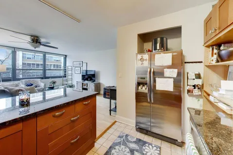 $240,000 | 33 East Cedar Street, Unit 6E, Chicago, IL 60611