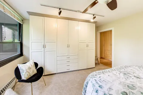 $240,000 | 33 East Cedar Street, Unit 6E, Chicago, IL 60611