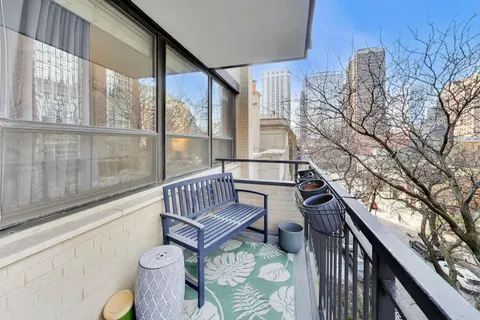 $240,000 | 33 East Cedar Street, Unit 6E, Chicago, IL 60611