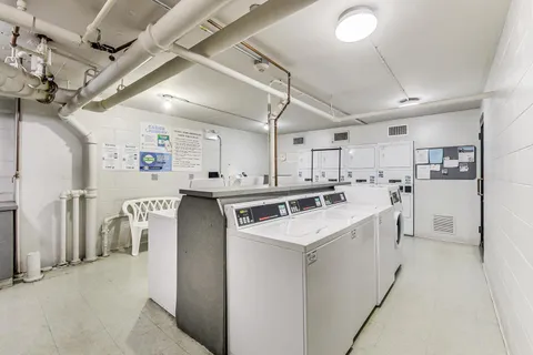 $240,000 | 33 East Cedar Street, Unit 6E, Chicago, IL 60611