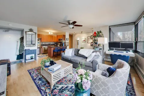 $240,000 | 33 East Cedar Street, Unit 6E, Chicago, IL 60611