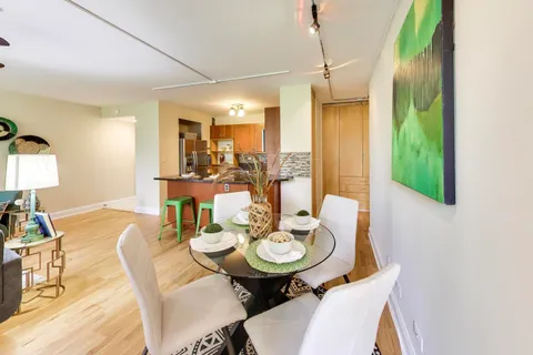 $240,000 | 33 East Cedar Street, Unit 6E, Chicago, IL 60611