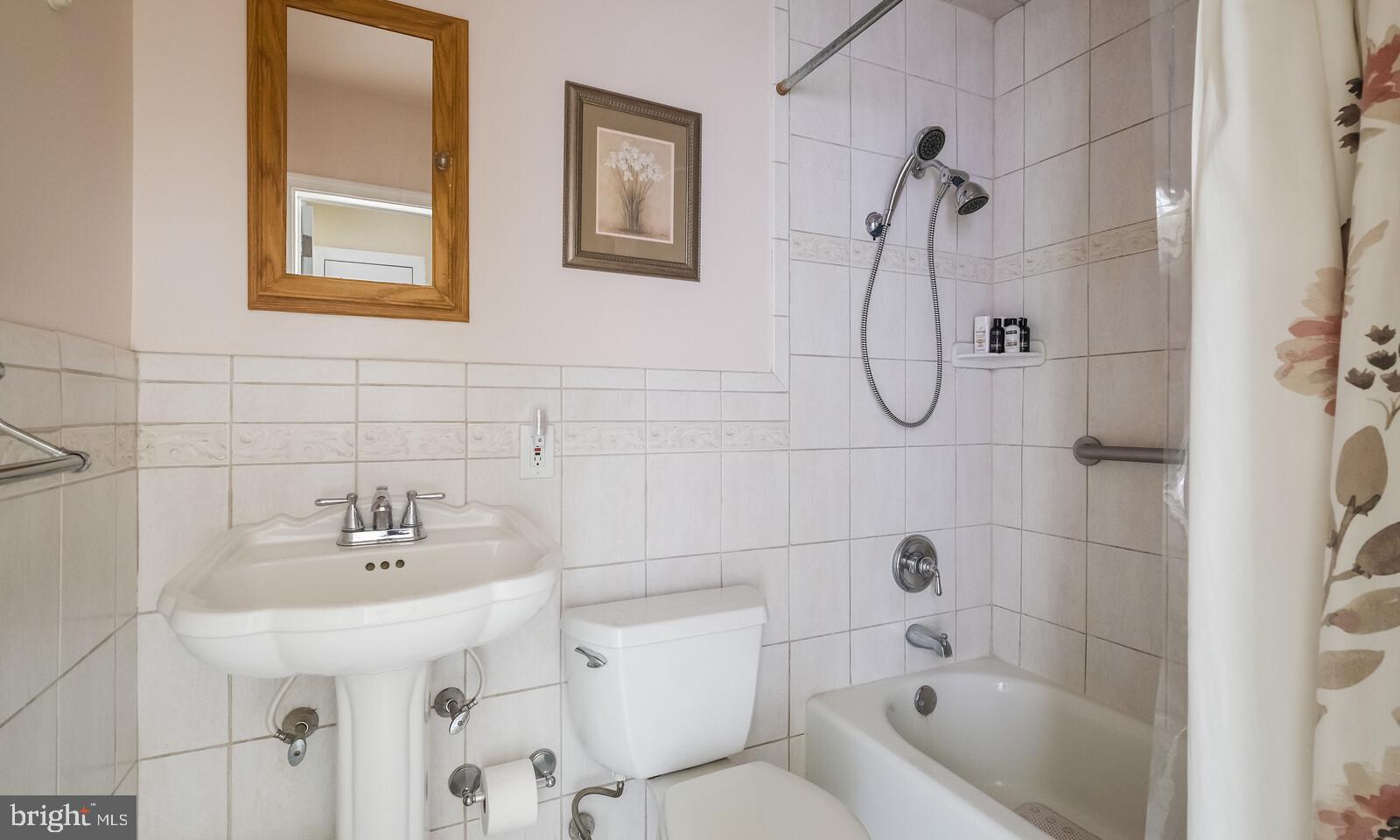 717 West County Line Road Horsham, PA 19044 - Photo 17 of 22