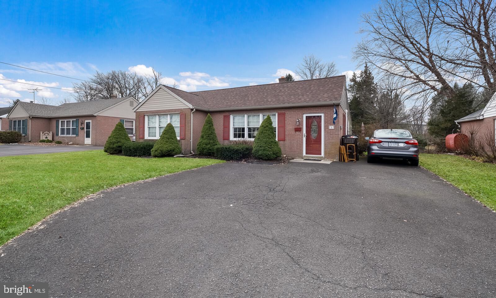 717 West County Line Road Horsham, PA 19044 - Photo 2 of 22