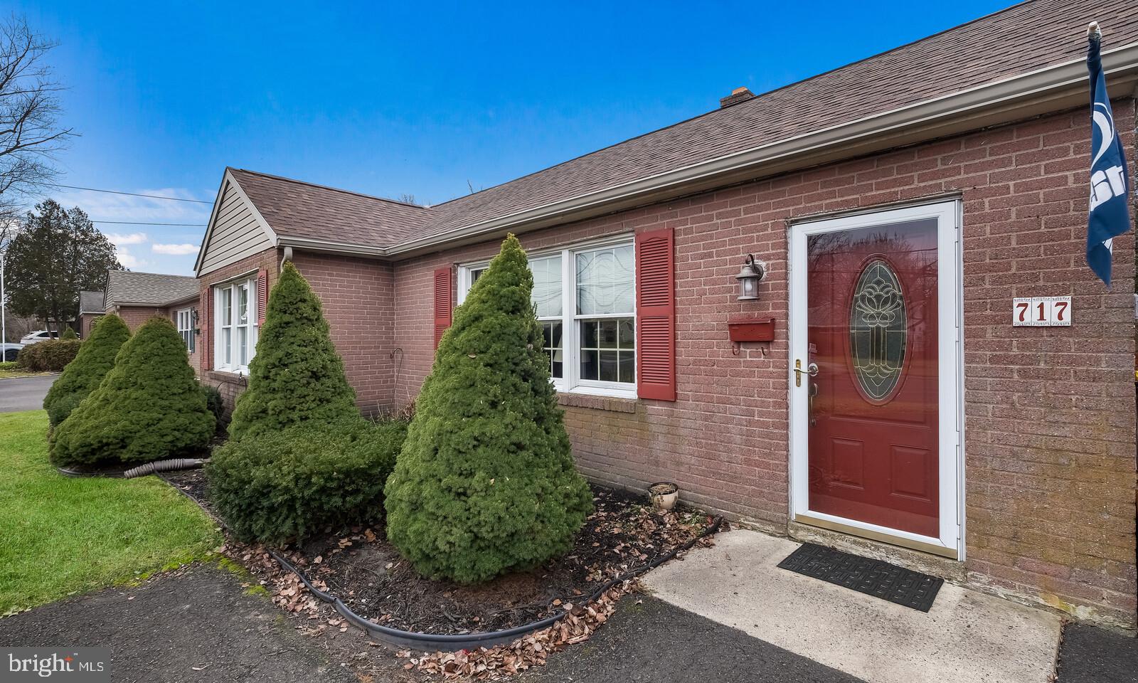 717 West County Line Road Horsham, PA 19044 - Photo 3 of 22