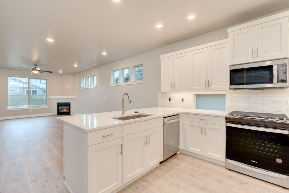 3792 Cole Road Bend, OR 97701 - Photo 10 of 37 Home will be similar to photo or rendering shown. Specs may vary.