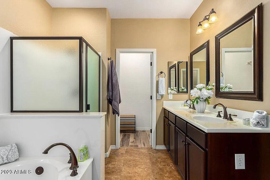 2981 East Ridgewood Lane Gilbert, AZ 85298 - Photo 20 of 57 Primary Bathroom