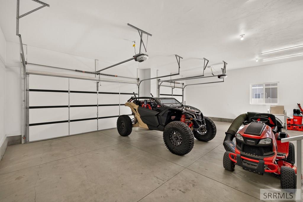 3042 Lin Road Idaho Falls, ID 83401 - Photo 57 of 68 Garage