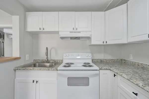 $1,800 | 234 Northeast 14th Avenue, Unit 2, Pompano Beach, FL 33060