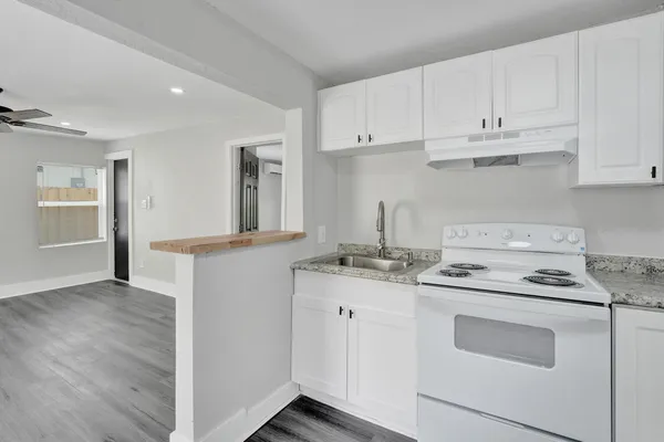 $1,800 | 234 Northeast 14th Avenue, Unit 2, Pompano Beach, FL 33060