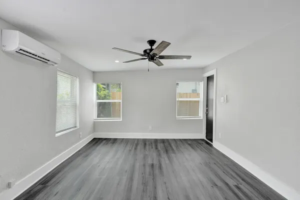 $1,800 | 234 Northeast 14th Avenue, Unit 2, Pompano Beach, FL 33060