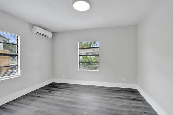 $1,800 | 234 Northeast 14th Avenue, Unit 2, Pompano Beach, FL 33060