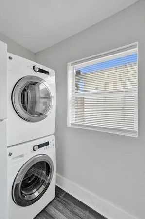 $1,800 | 234 Northeast 14th Avenue, Unit 2, Pompano Beach, FL 33060