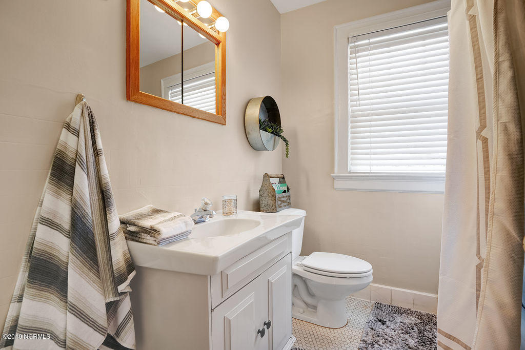 1307 Country Club Road Wilmington, NC 28403 - Photo 29 of 36 1307CountryClubRoad-31