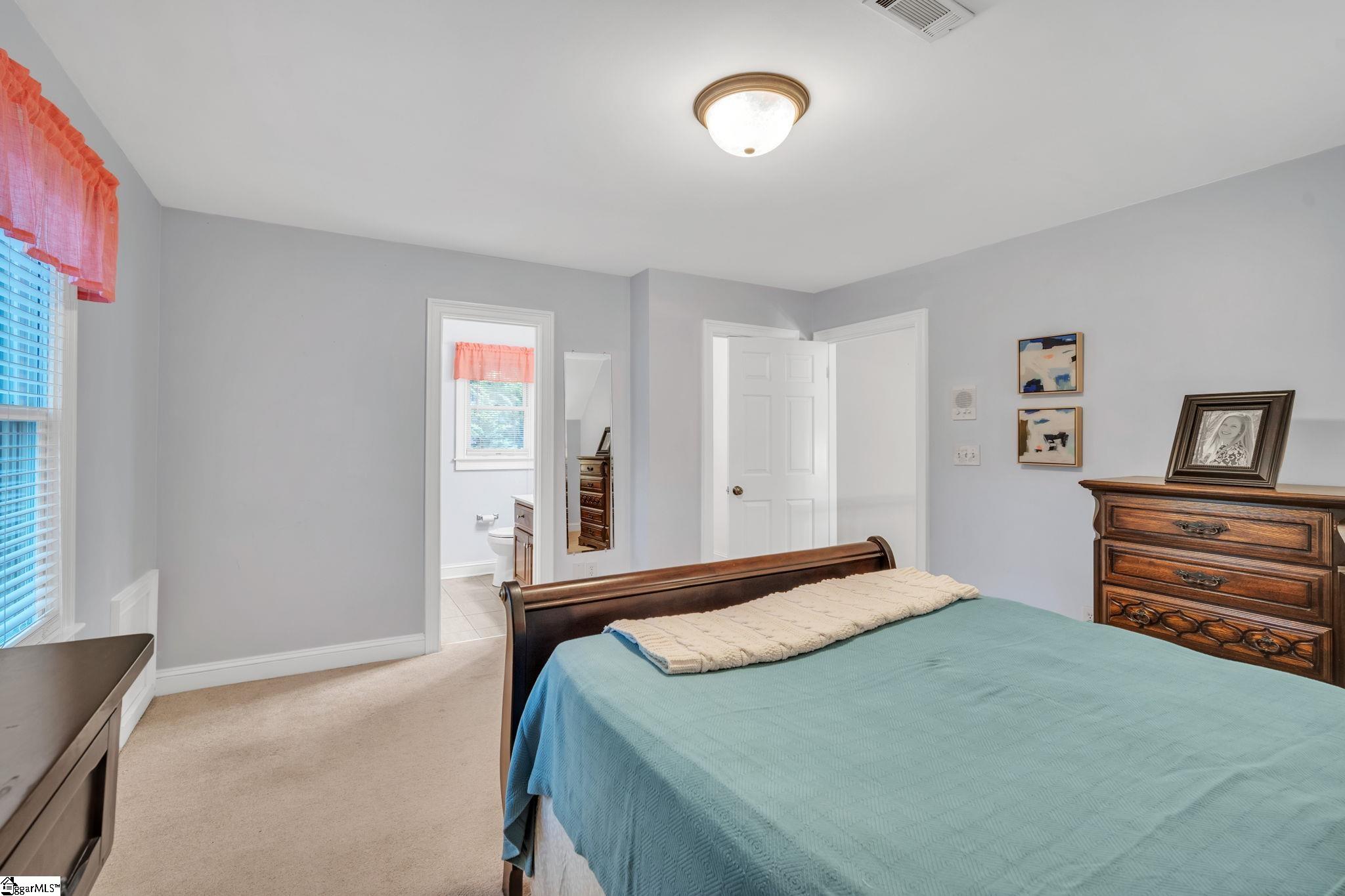 204 Deer Spring Lane Simpsonville, SC 29680 - Photo 18 of 36 Gallery Image 18