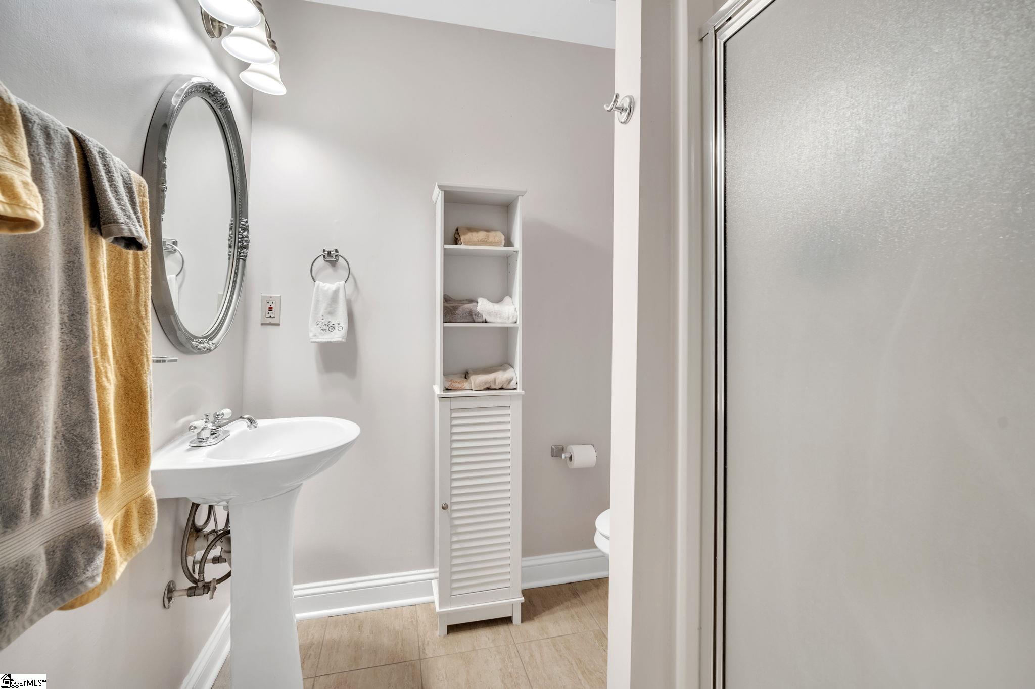 204 Deer Spring Lane Simpsonville, SC 29680 - Photo 28 of 36 Attached full bath