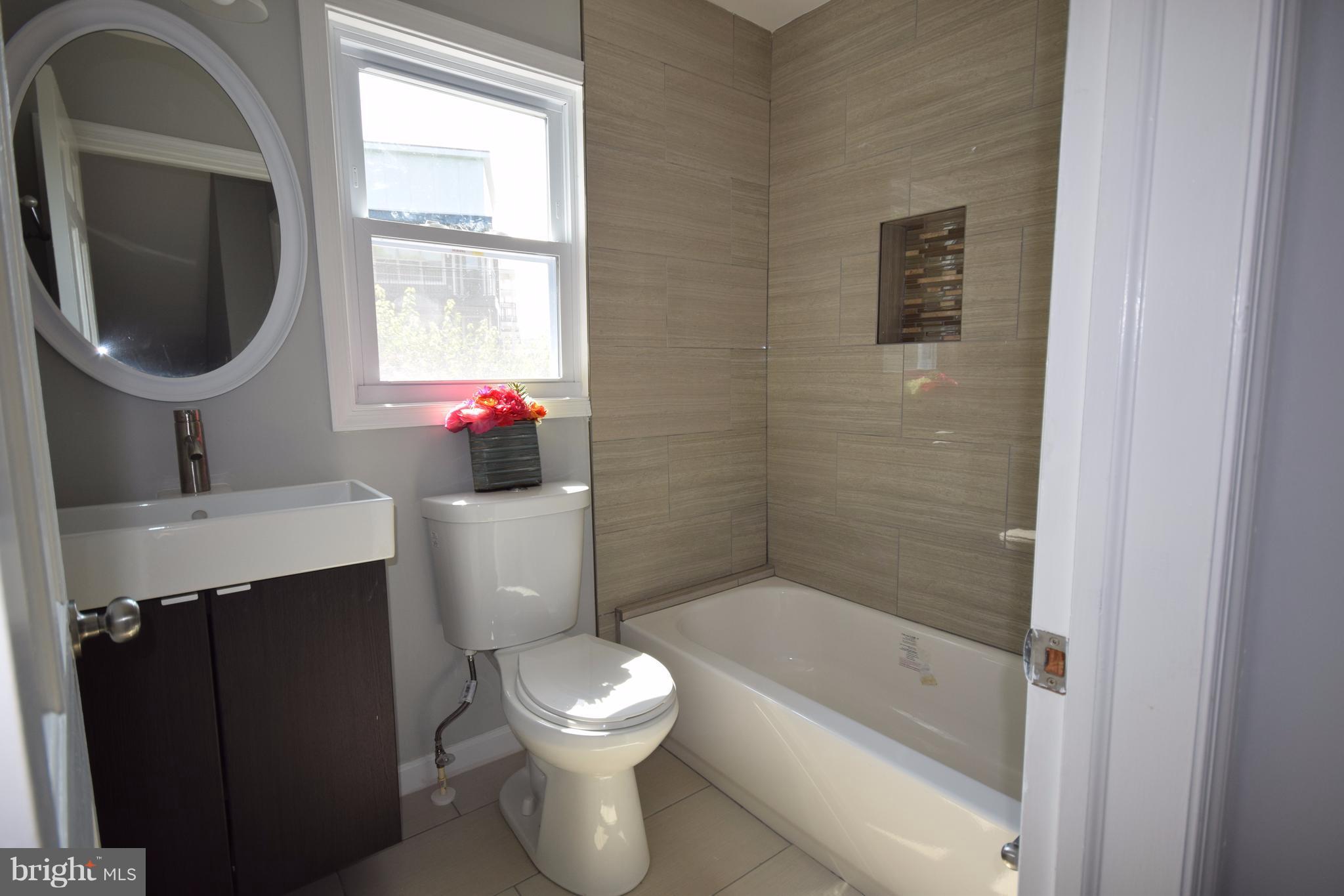 912 Locustvale Road Towson, MD 21204 - Photo 19 of 25 Bath