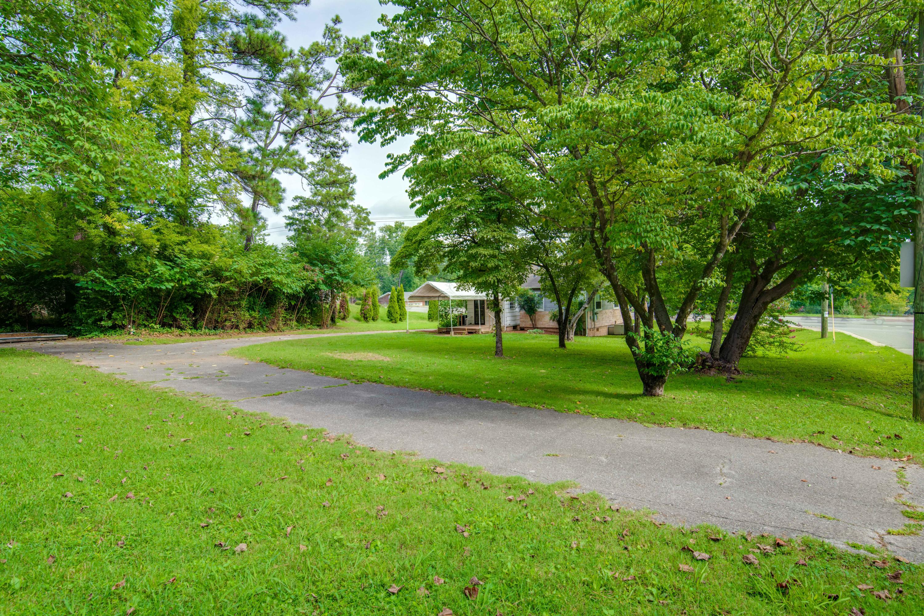 6522 Shallowford Road Chattanooga, TN 37421 - Photo 4 of 21 D85_2110