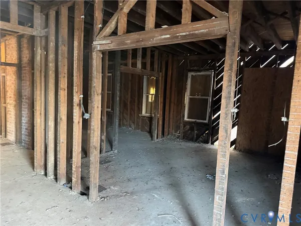 a view of walk in closet