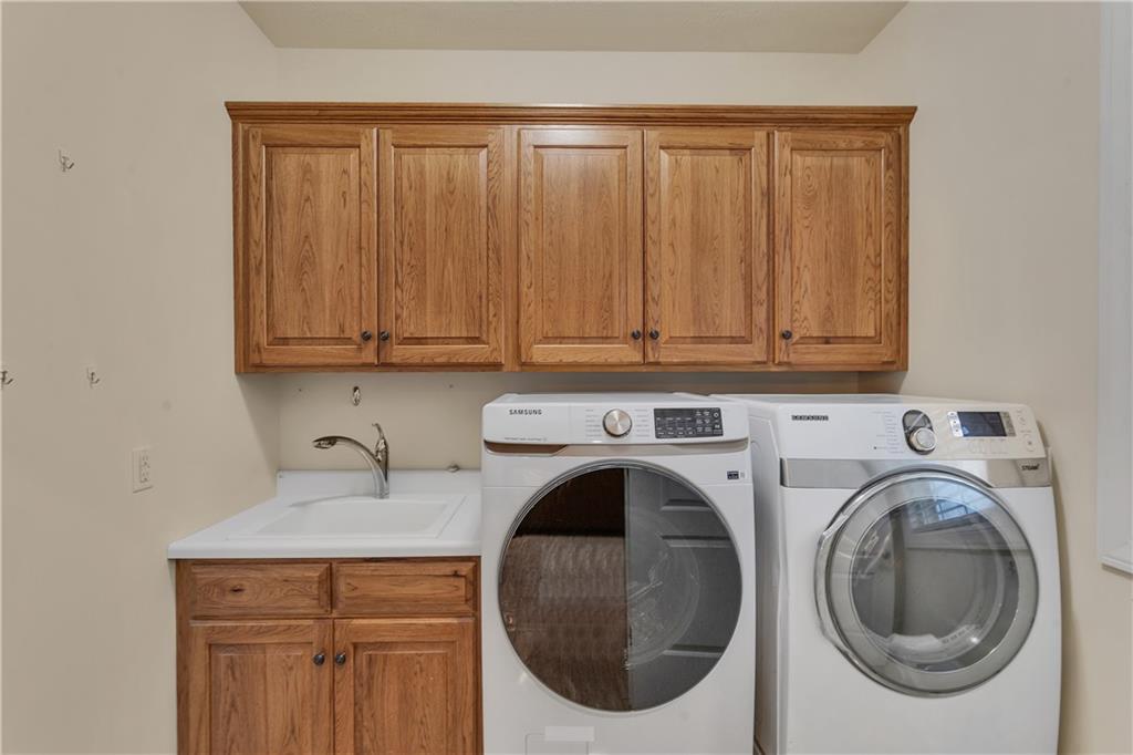 116 James Drive Beaver, PA 15009 - Photo 19 of 44 a utility room with dryer and washer
