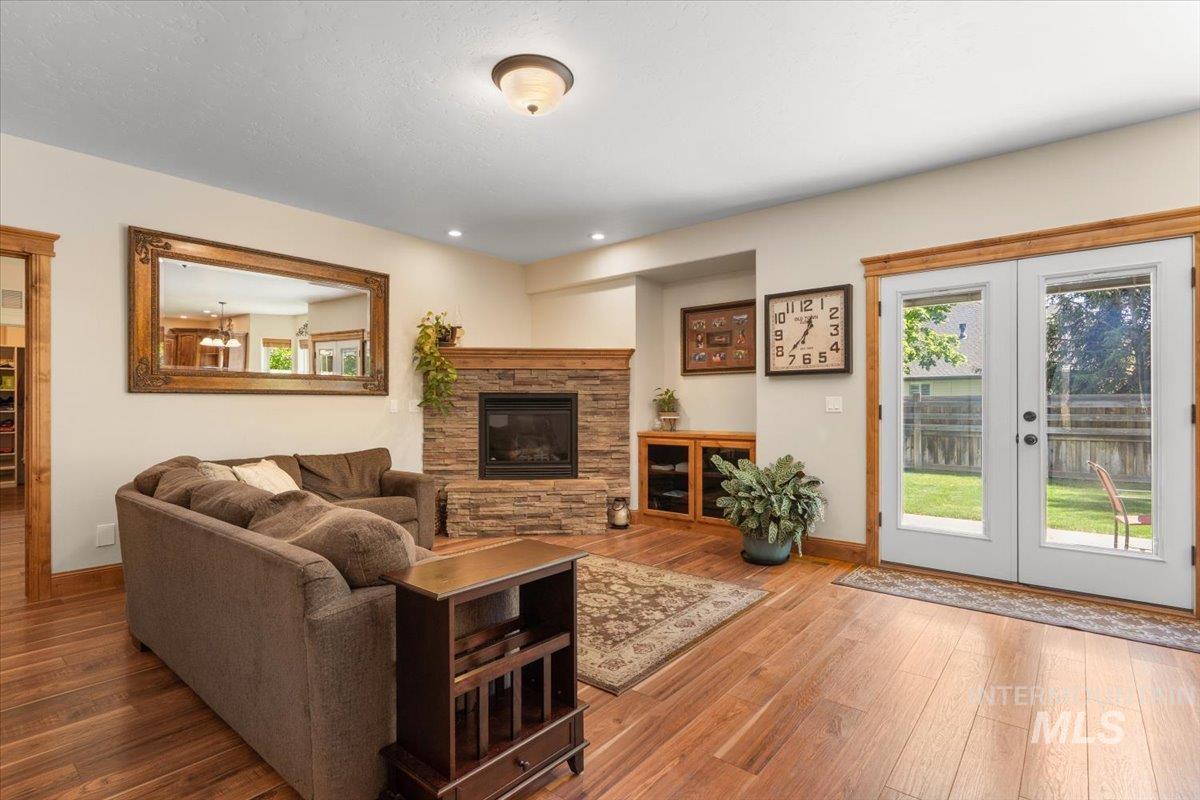 4154 North Tipton Avenue Meridian, ID 83646 - Photo 6 of 50 Spacious interior featuring wood-finish flooring and light wall tones