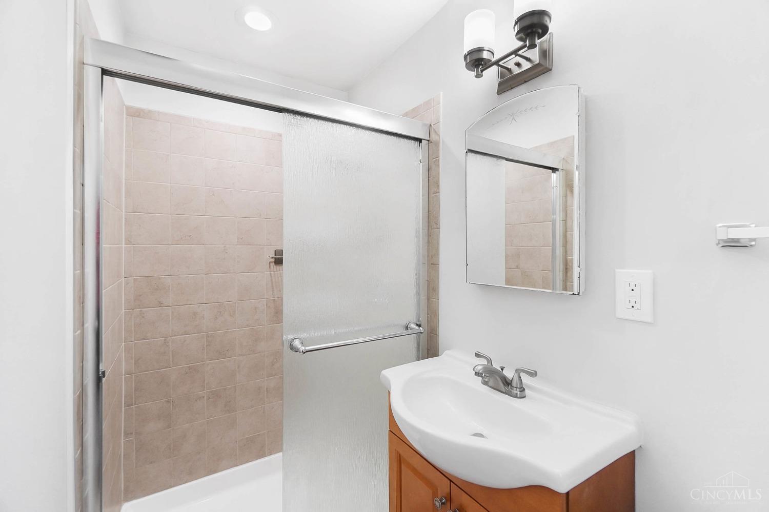 5546 Fairwood Road Cincinnati, OH 45239 - Photo 30 of 44 Gallery Image 30