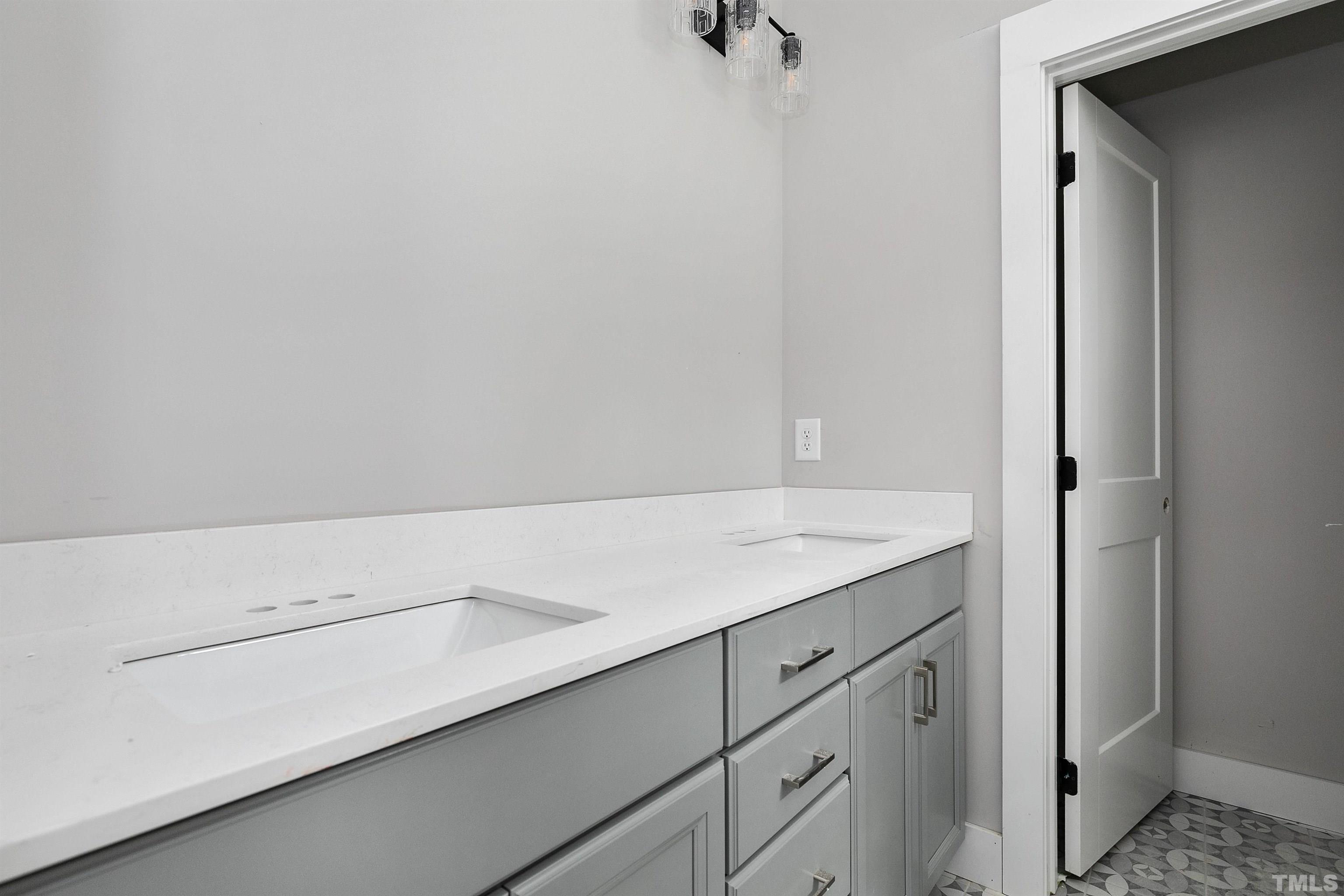 213 Parkland Road Raleigh, NC 27603 - Photo 14 of 27 Gallery Image 14