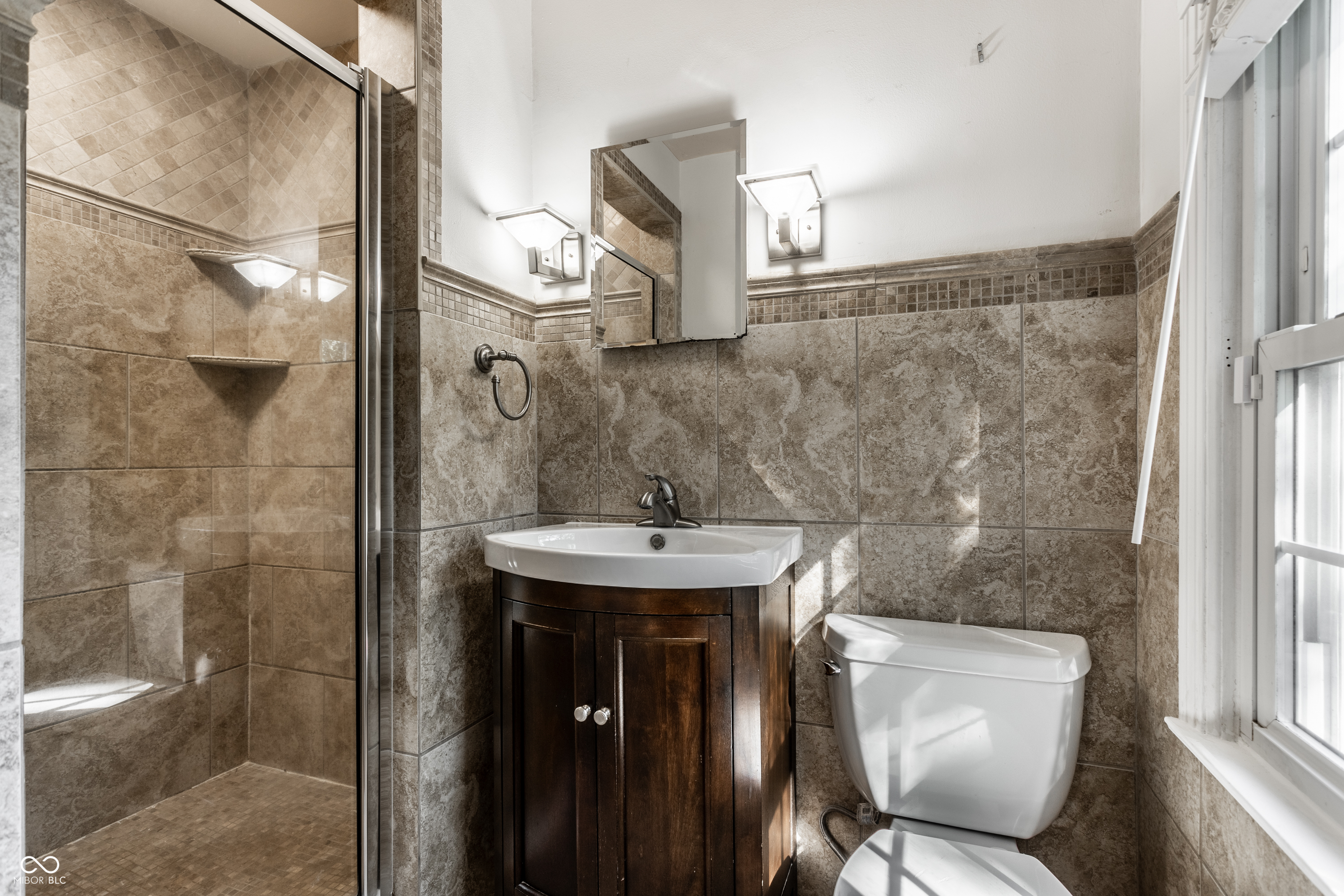 8855 Spring Mill Road Indianapolis, IN 46260 - Photo 25 of 41 Gallery Image 25