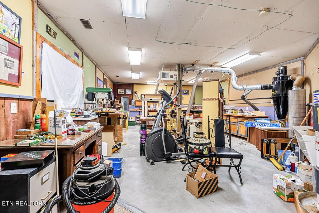 206 Cobblestone Way Townsend, TN 37882 - Photo 36 of 50 a view of a room with gym equipment