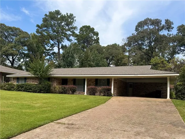 $225,000 | 1497 Susek Drive, Pineville, LA 71360