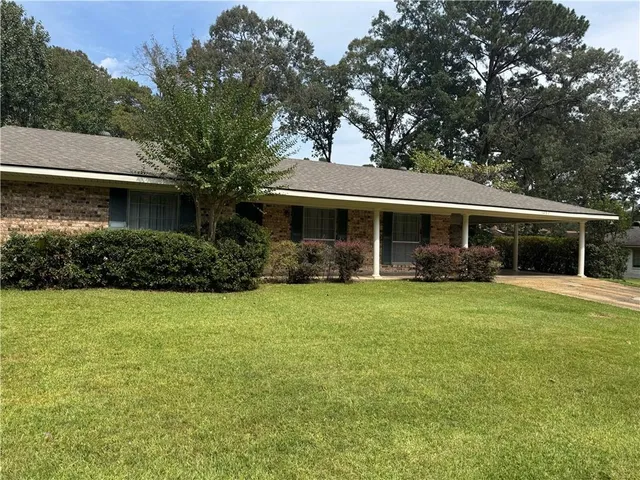 $225,000 | 1497 Susek Drive, Pineville, LA 71360