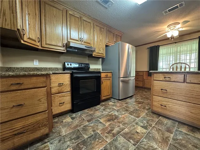 $225,000 | 1497 Susek Drive, Pineville, LA 71360