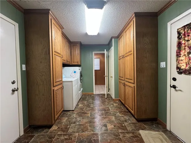 $225,000 | 1497 Susek Drive, Pineville, LA 71360