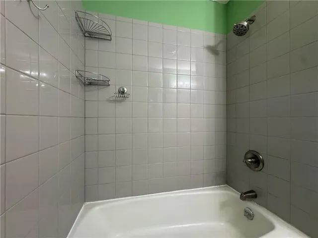 $225,000 | 1497 Susek Drive, Pineville, LA 71360