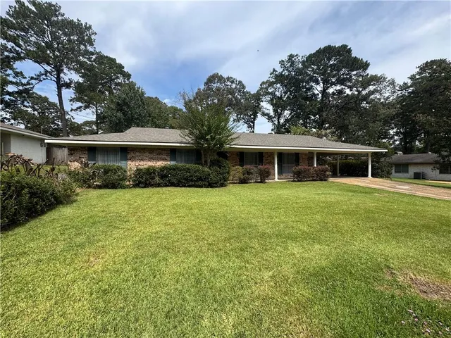 $225,000 | 1497 Susek Drive, Pineville, LA 71360
